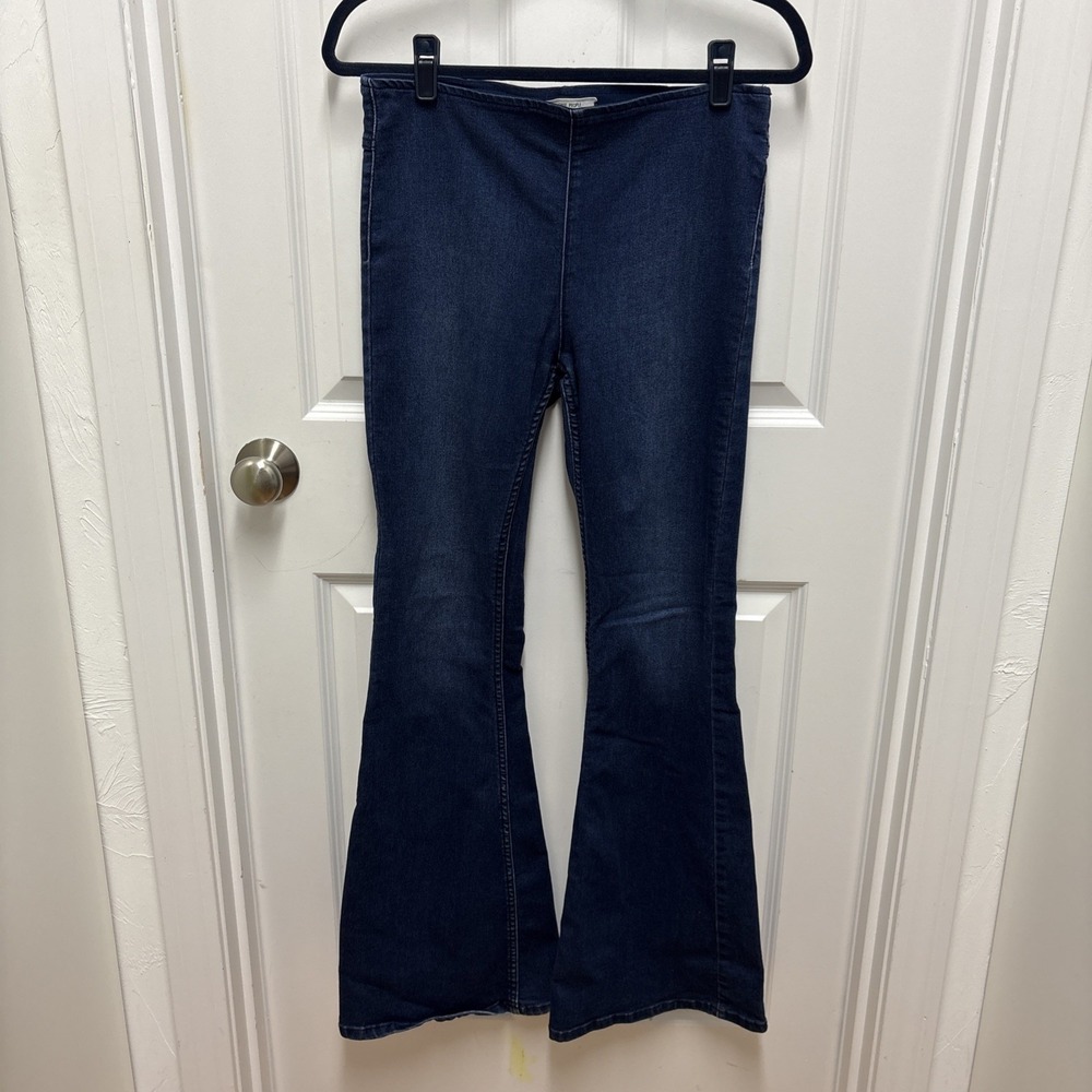 Free People Penny Dark Wash Pull On Hippy Boho Flare Jeans - Size 29